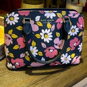 Floral Kate Spade handbag 🌸